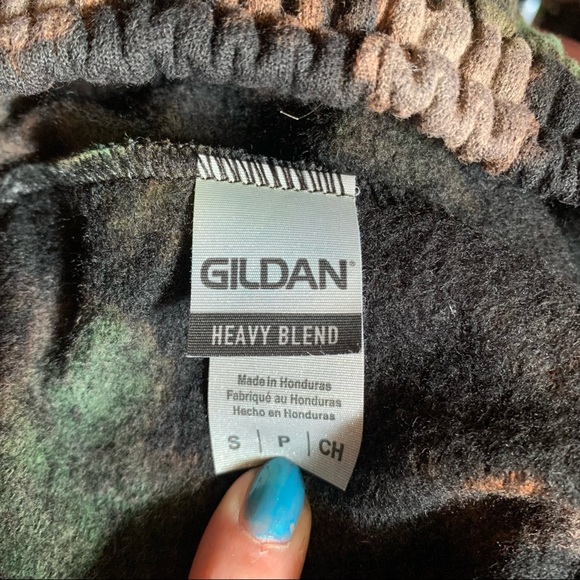 Size S Gildan Black Rainbow Tie Dye Cotton Shorts - Picture 3 of 3